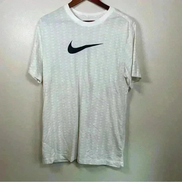 Men’s Nike Graphic Tee Shirt - Picture 1 of 4